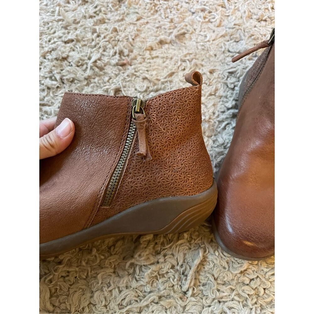 HALSA Footwear Althea Ankle Boots Leather etched design boho comfort size 8 - Picture 4 of 7